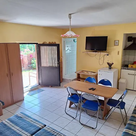 Gospodarstwo Goscinne Pod Lipa Apartament *