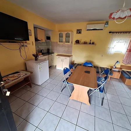 Apartament Gospodarstwo Goscinne Pod Lipa