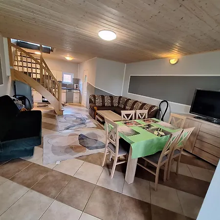 Apartament Gospodarstwo Goscinne Pod Lipa *
